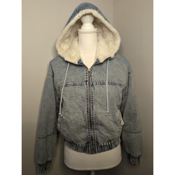 American Eagle Outfitters Jackets & Blazers - American Eagle NWT denim fur crop bomber jacket XS